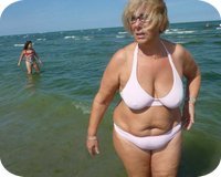 European Beach Natural Breasted Mums